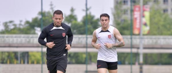 AA, 级经验, 明白踢中甲