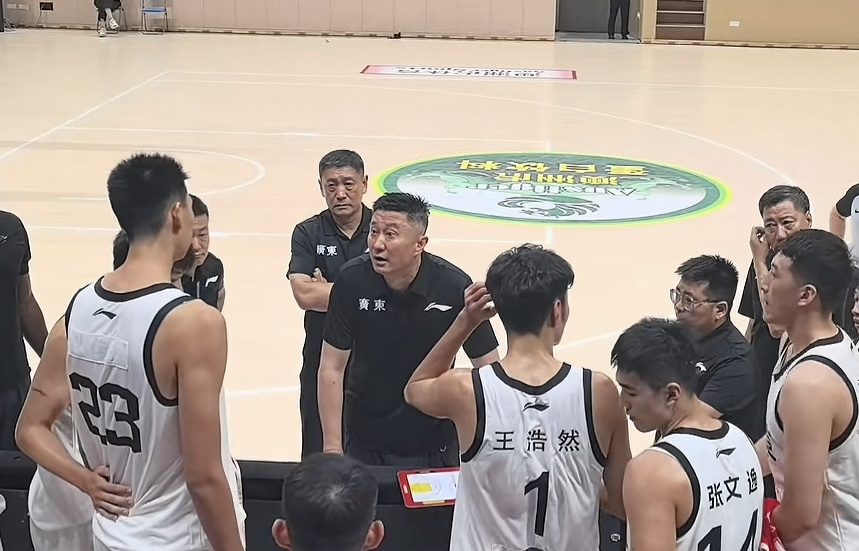 新传统中锋, 名三号位不, 和杜锋能不